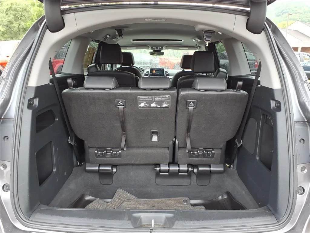 Used 2023 Gray Honda EX-L image 8