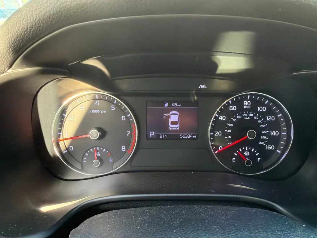 Used 2021 Aurora Black Pearl Kia LXS image 9