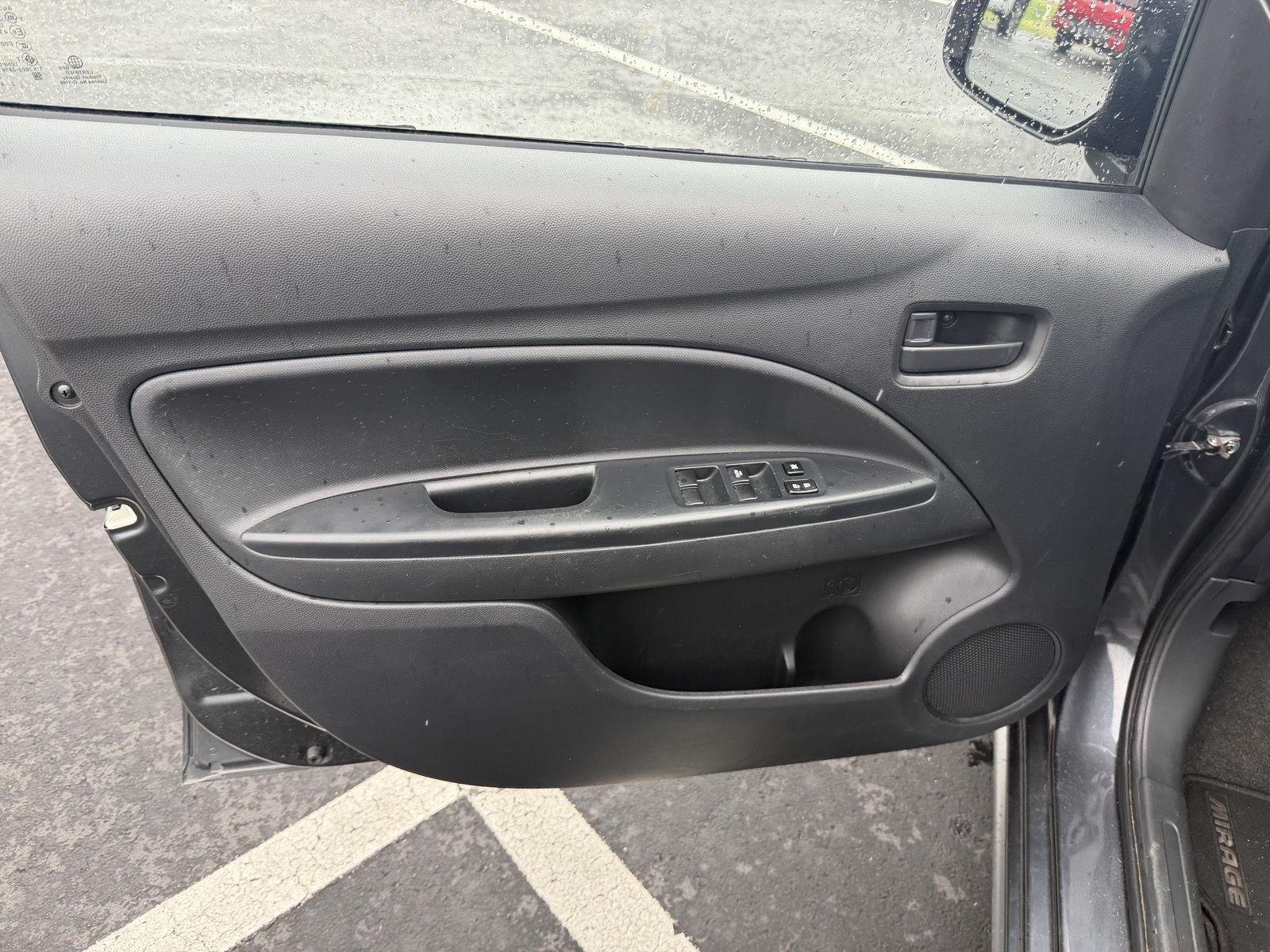 Used 2024  Mitsubishi ES image 10