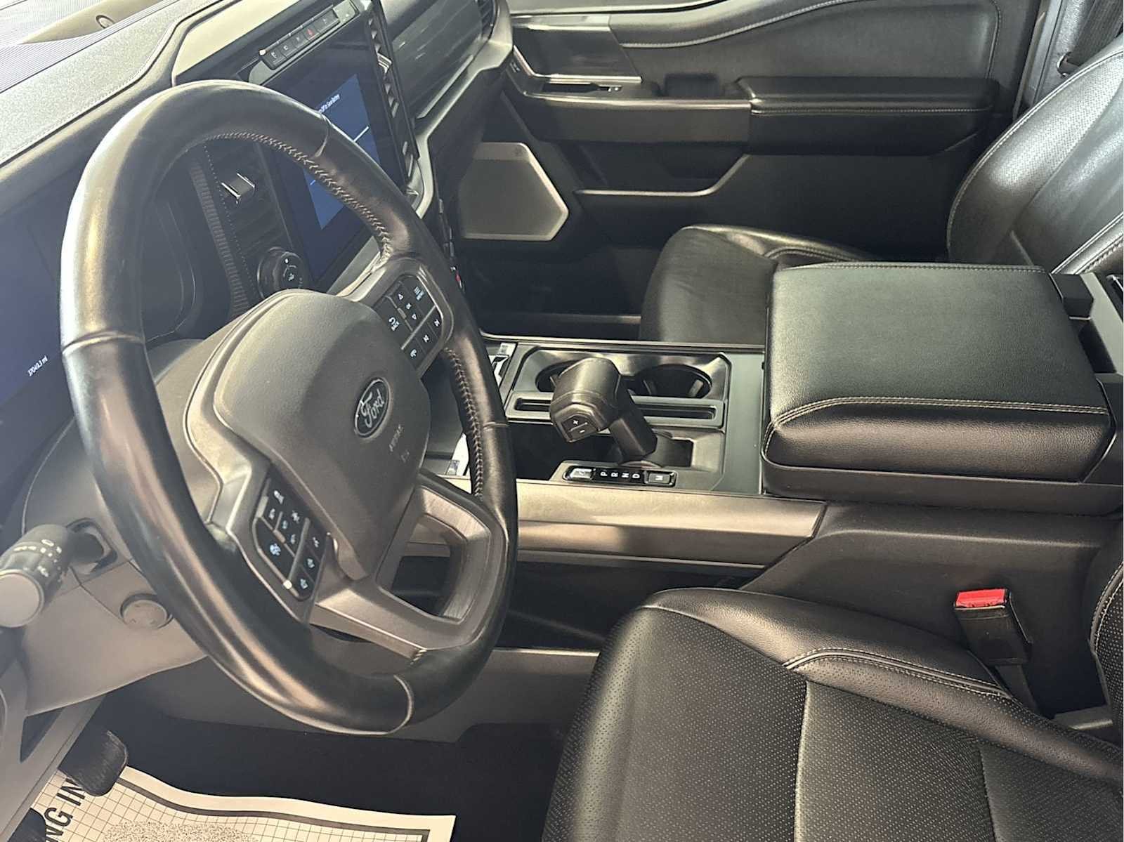 Used 2024 Avalanche Ford LARIAT image 19