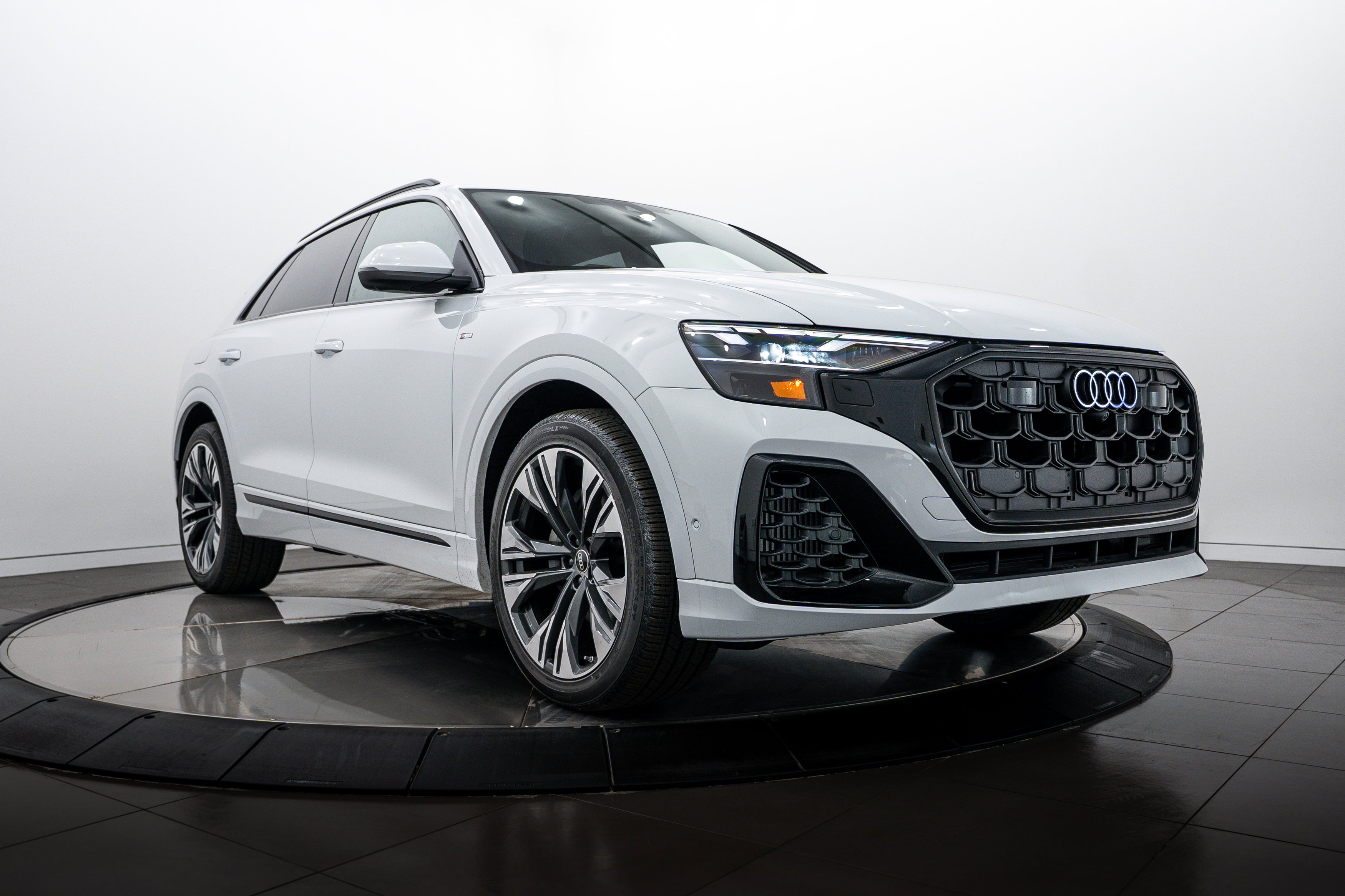 2026 Audi Q8 55 Premium Plus quattro Tiptonic's photo