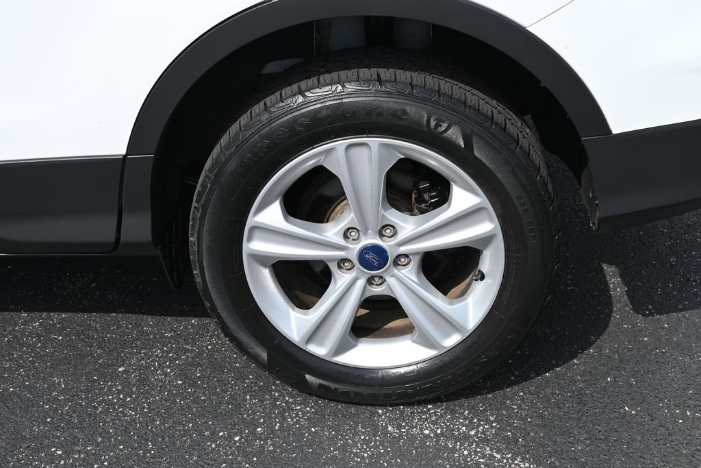Used 2013 Oxford White Ford SE image 14