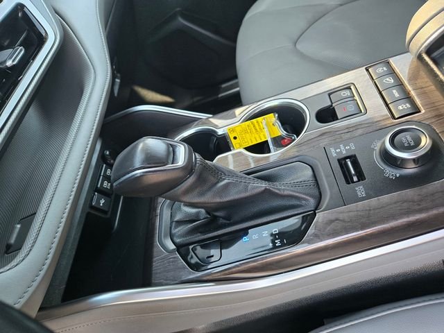 Used 2021  Toyota Platinum image 14