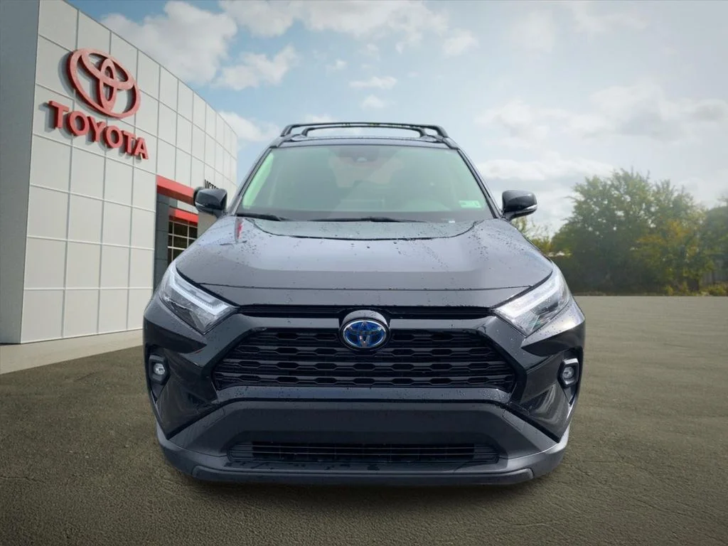 Used 2023 Black Toyota XLE Premium image 8