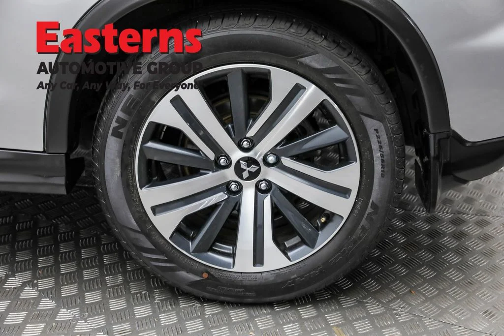 Used 2023 Silver Mitsubishi 2.0 ES image 8