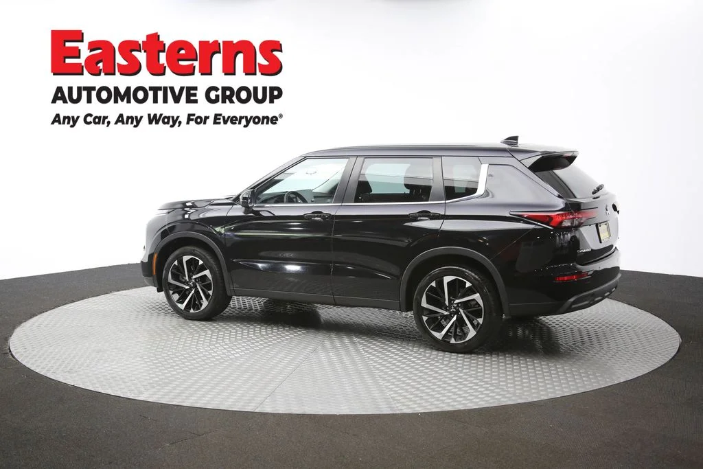 Used 2023 Black Mitsubishi SE image 61