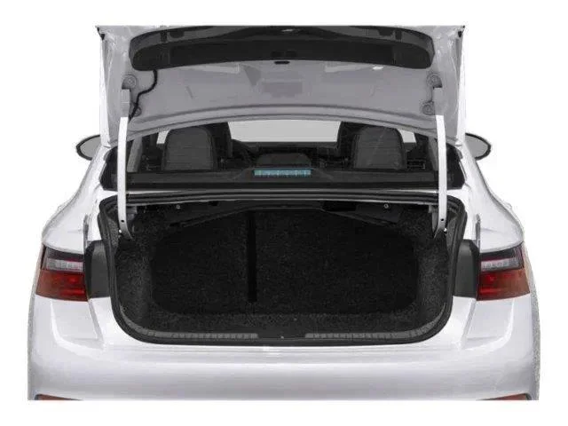 New 2027 PYRITE SILVER METALLIC Volkswagen SE image 8