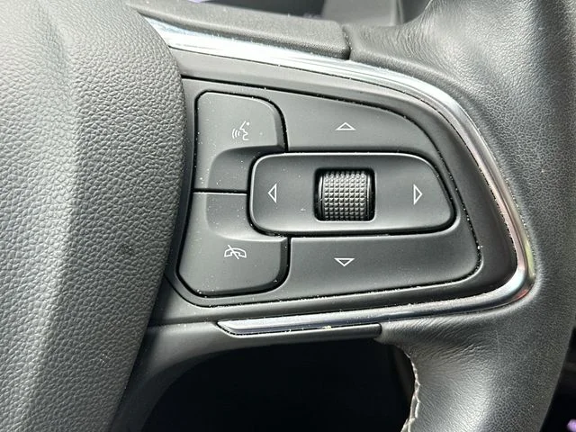 Used 2021 Black Buick Essence image 41
