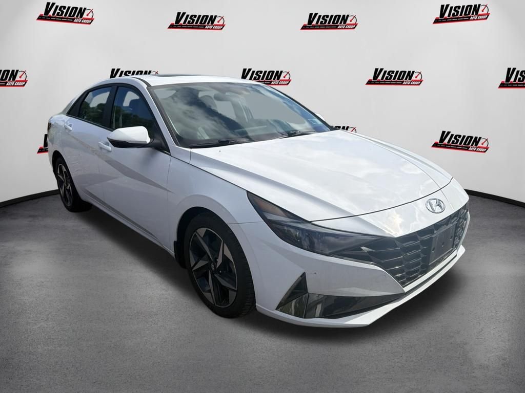 Used 2023 White Hyundai Limited image 3