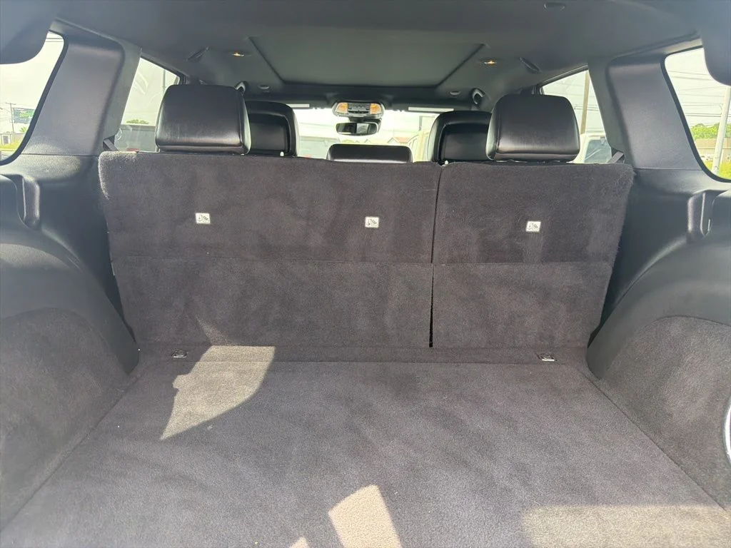 Used 2020 Black Jeep Overland image 9