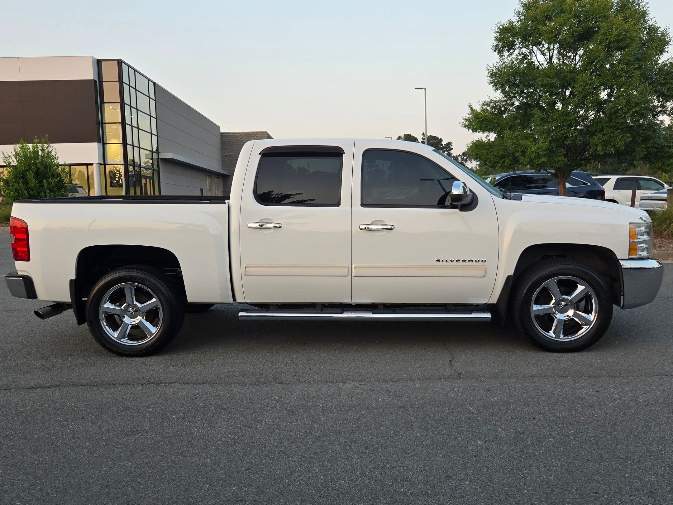 Used 2012 Summit White Chevrolet LT image 8