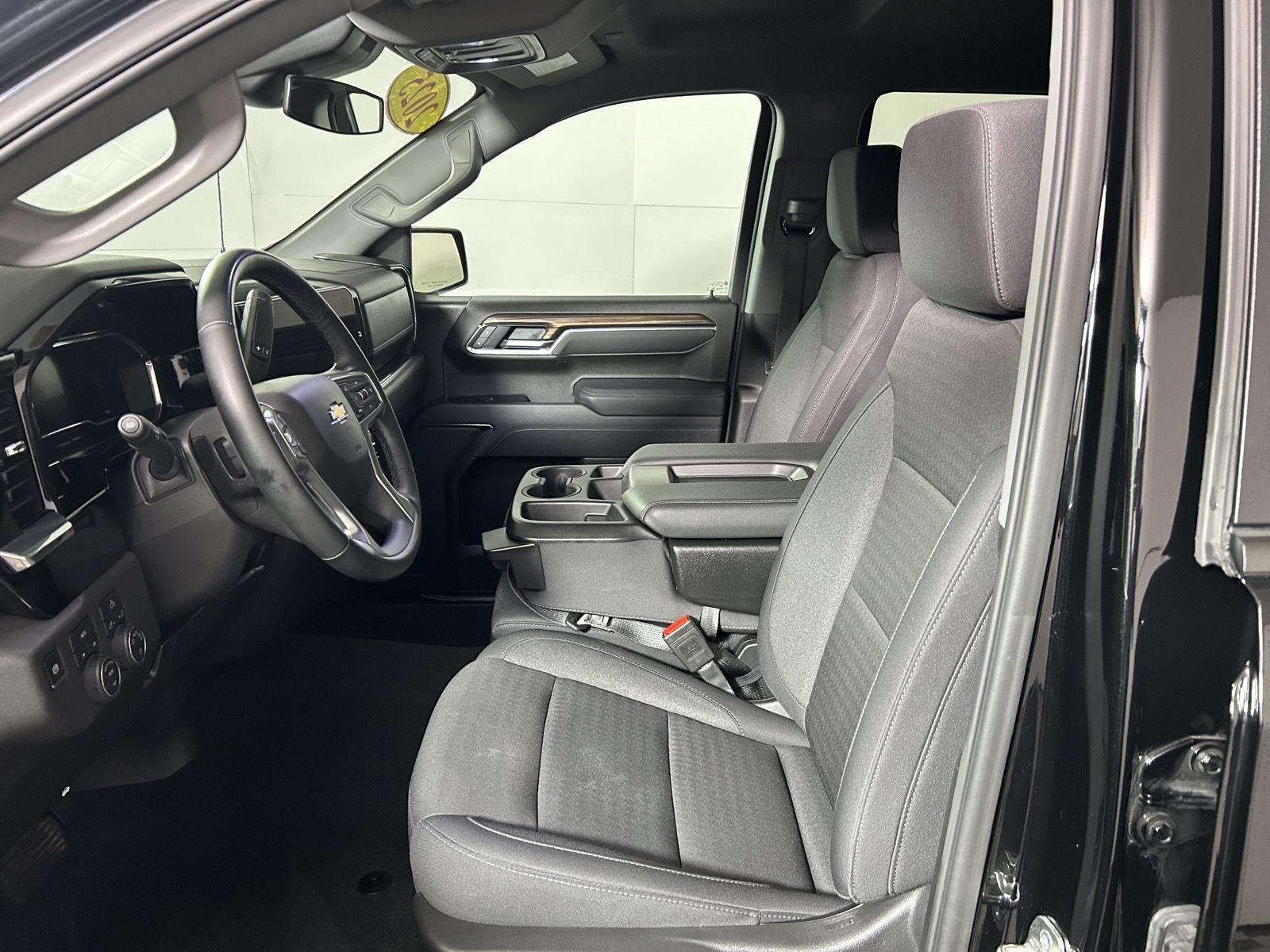 Used 2025 Black Chevrolet LT image 12