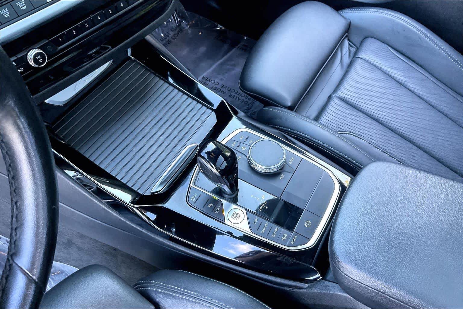 Used 2022 Phytonic Blue Metallic BMW xDrive30i image 16