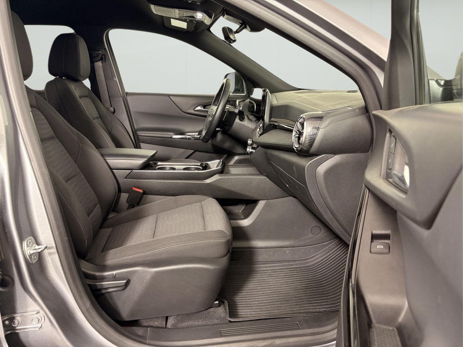 2025 Chevrolet Equinox LT - Photo 24