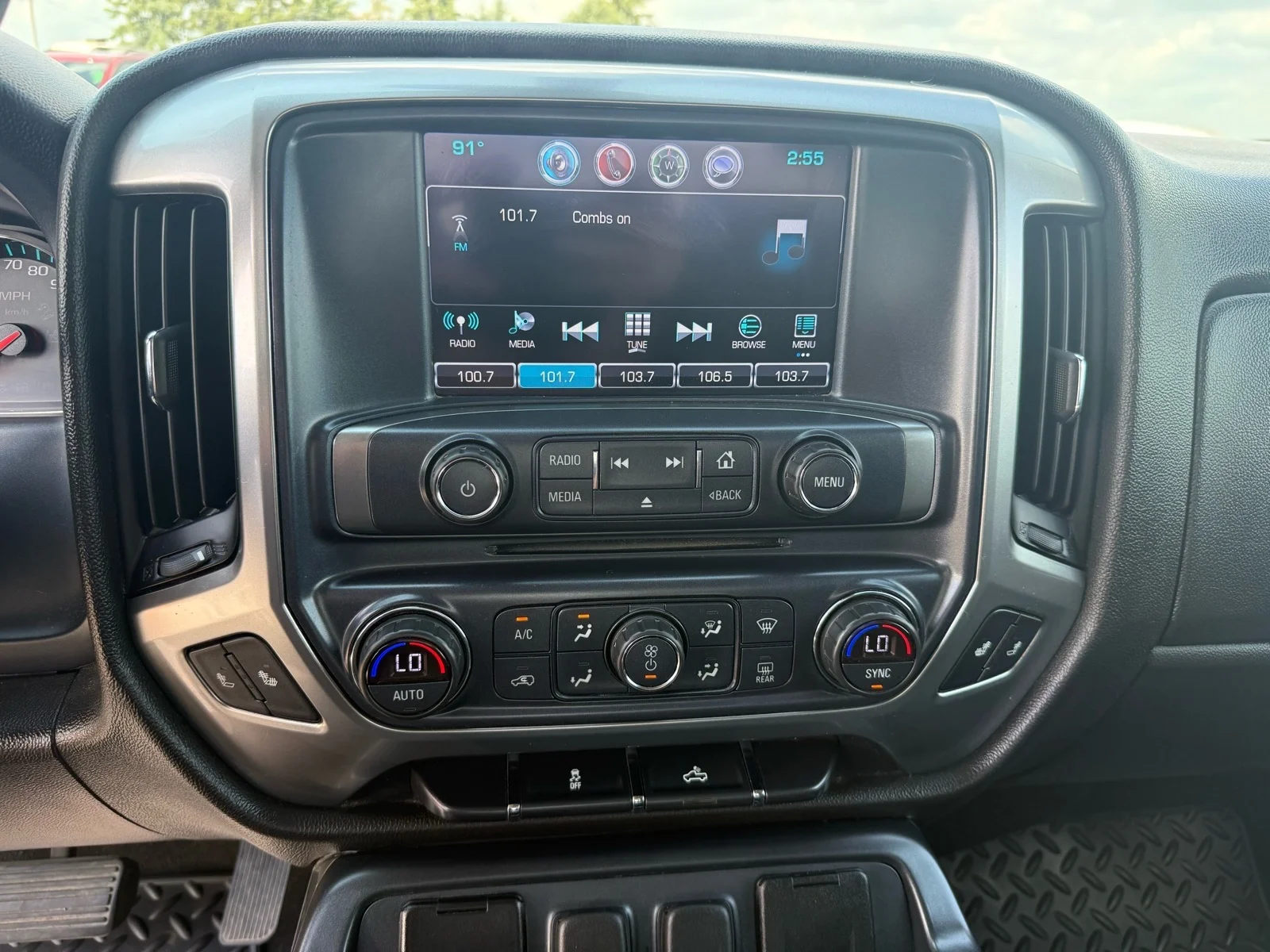 Used 2017 SUMMIT WHITE Chevrolet LT image 21