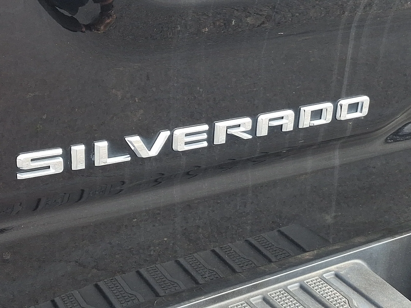 Used 2022 Mosaic Black Metallic Chevrolet High Country image 31