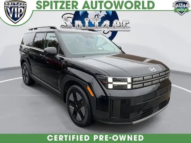 Used 2025 Black Hyundai SEL image 1