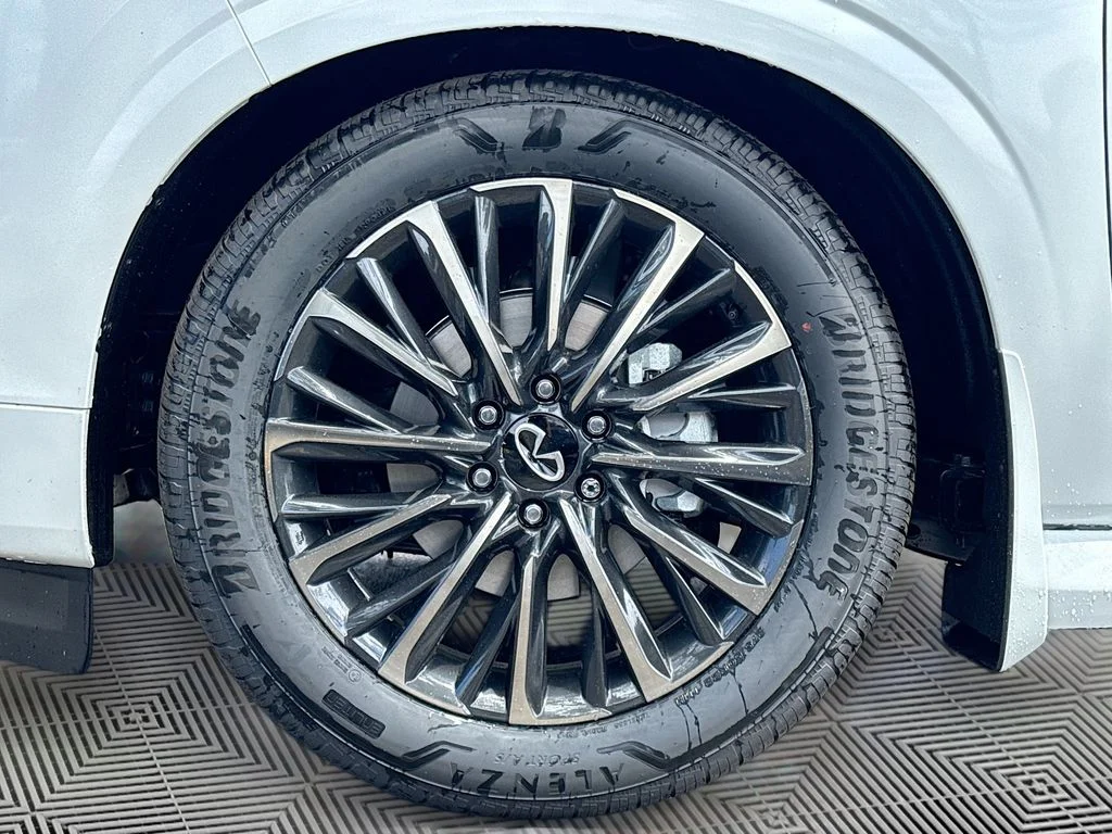 New 2026 2T RADIANT WHIT INFINITI Autograph 4WD image 35