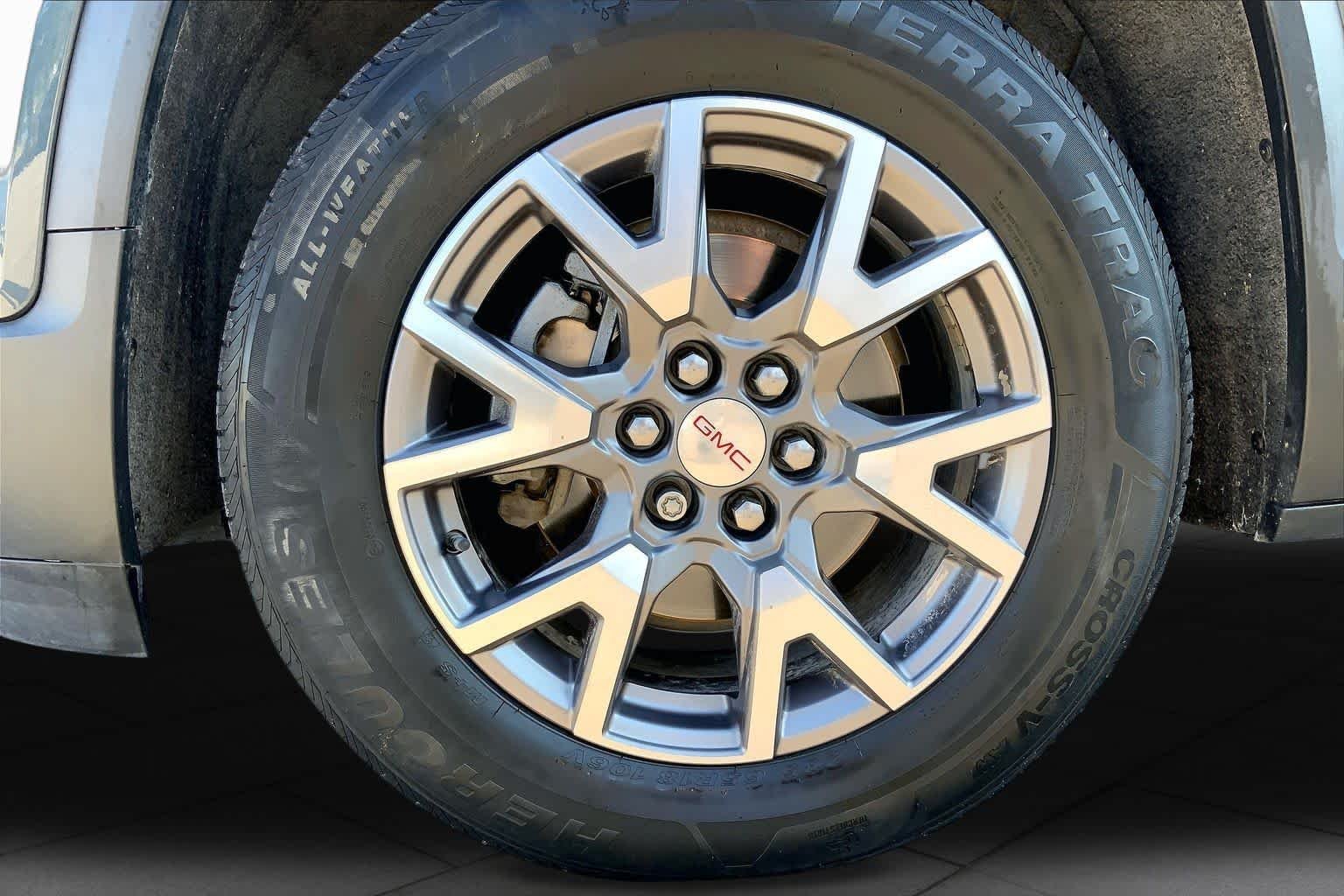 Used 2020 Dark Sky Metallic GMC SLT image 11