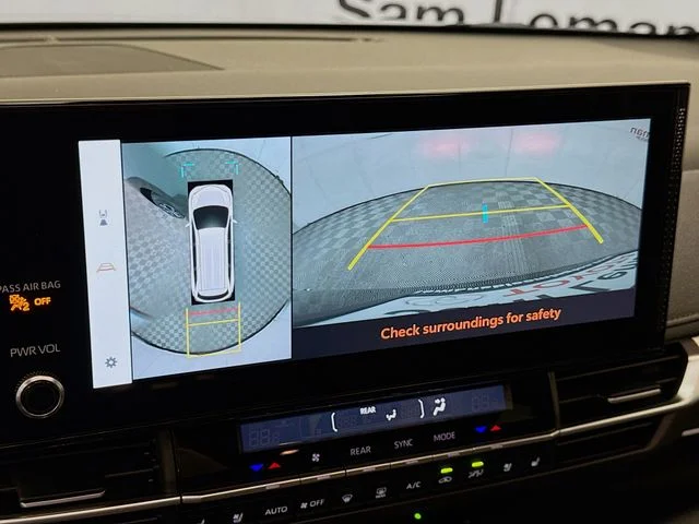 Used 2025  Toyota Platinum image 14