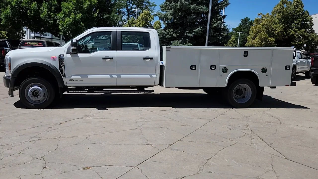 2025 Ford F-550 Super Duty Chassis Cab XL - Photo 2