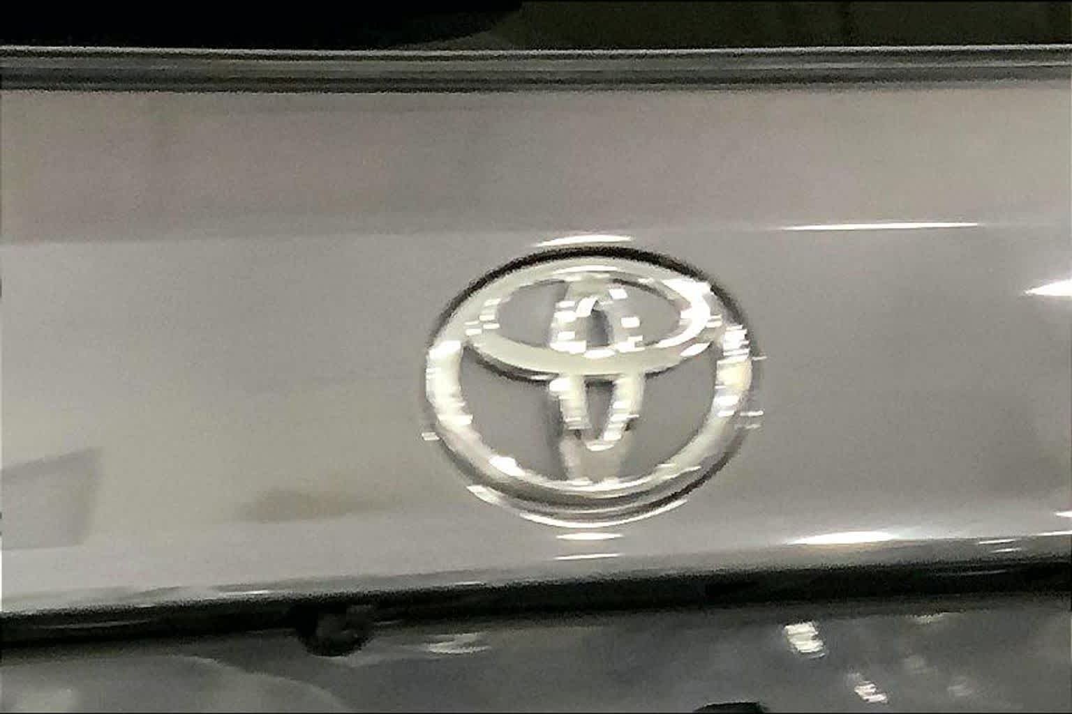 Used 2021 Magnetic Gray Metallic Toyota LE image 31