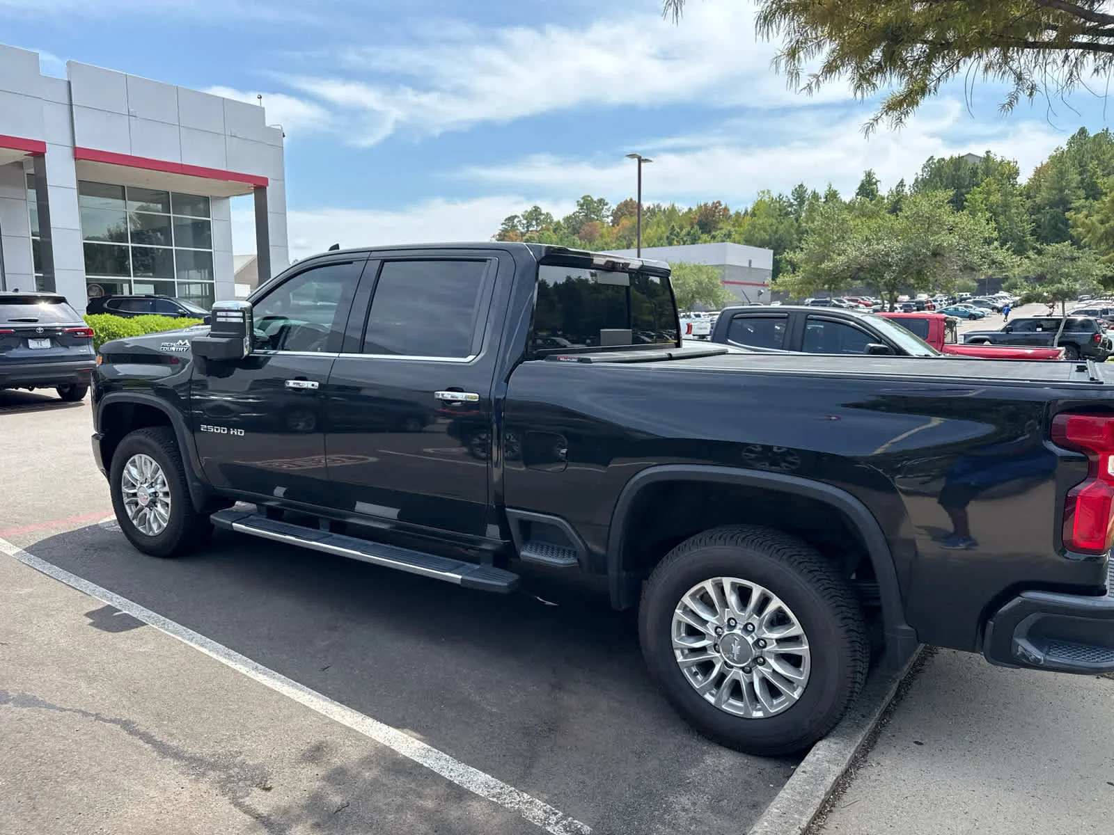 Used 2020 Black Chevrolet High Country image 6