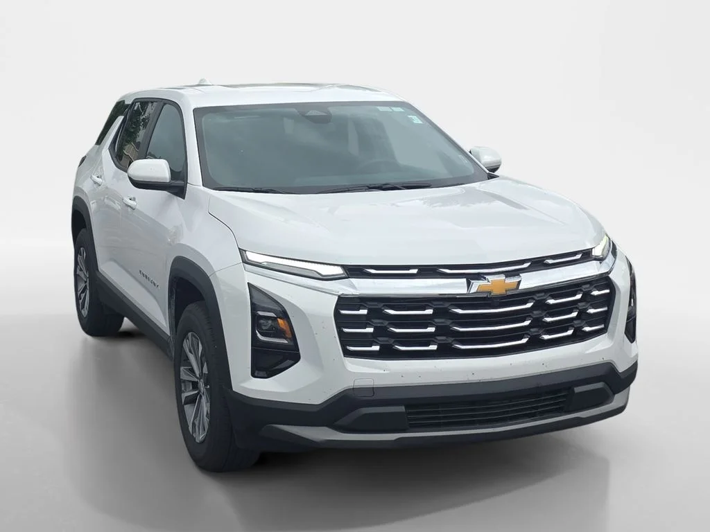 Used 2026 Summit White Chevrolet LT image 4