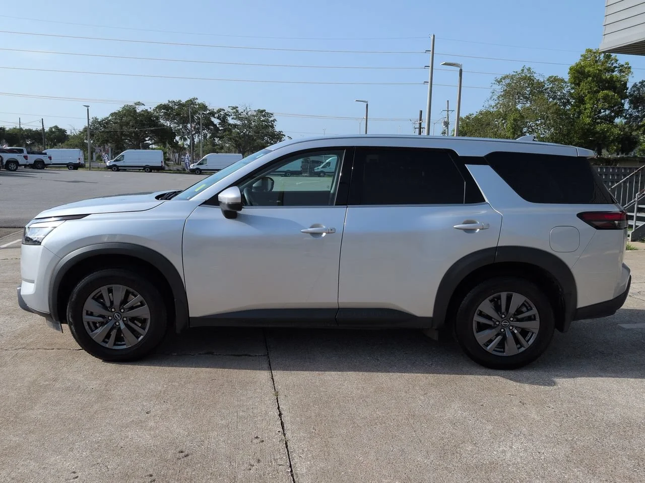 Used 2022 Brilliant Silver Metallic Nissan S image 7