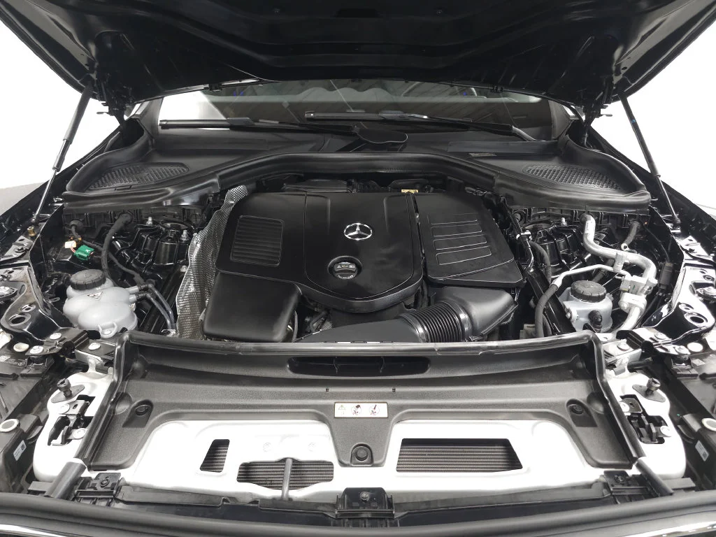 Used 2025 Black Mercedes-Benz GLC 350e image 31