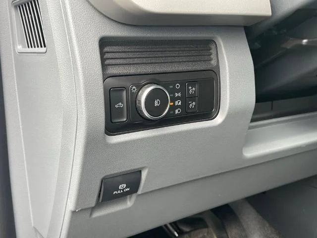 New 2026 Oxford White Ford F-350® XL image 25