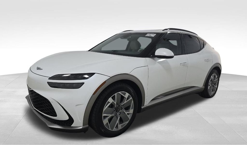 Used 2025 White Genesis Standard image 1