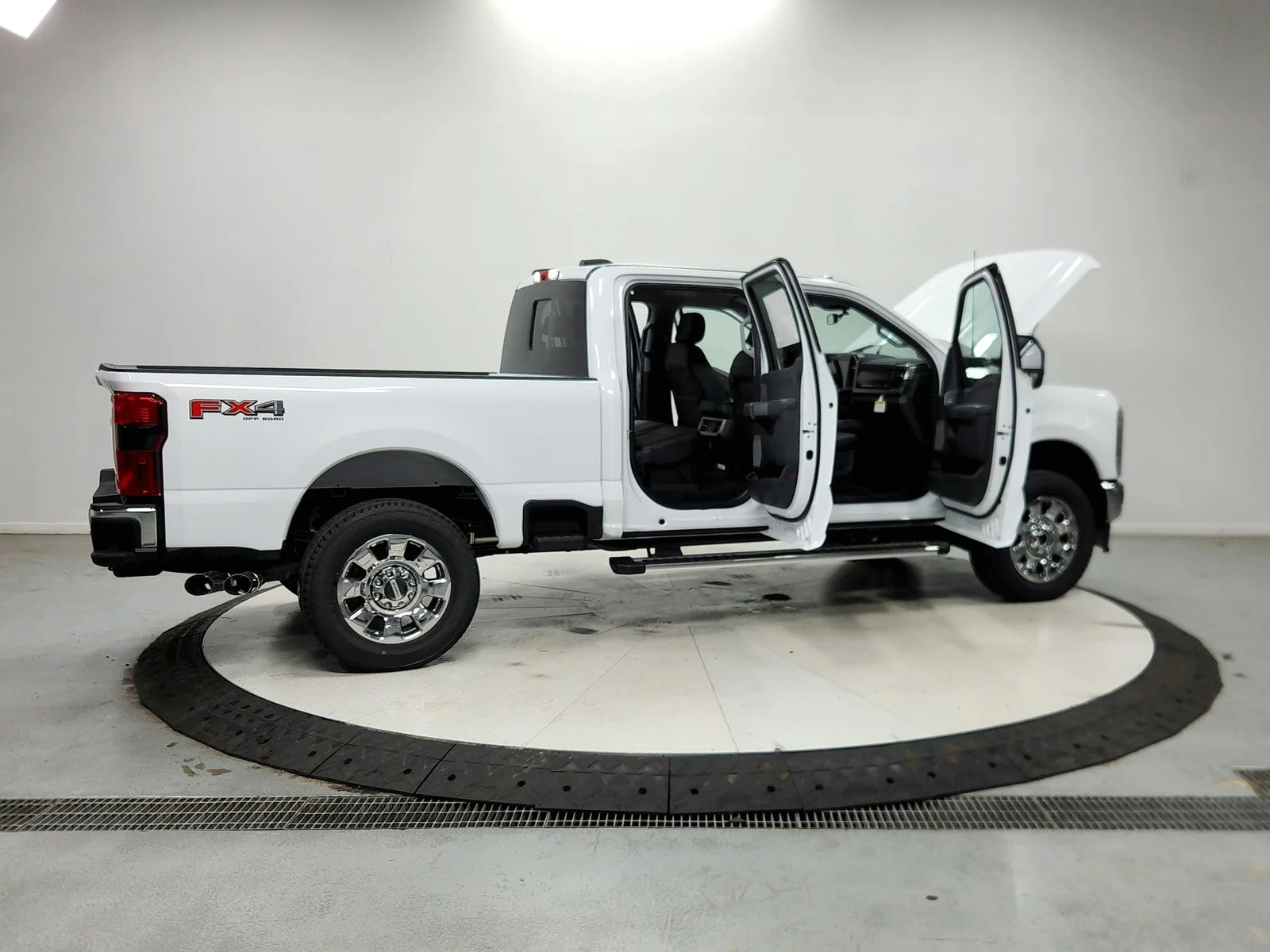 New 2026 Oxford White Ford F-250® Lariat® image 17
