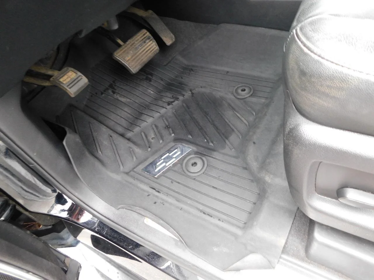 Used 2020 Black Chevrolet 2WD 4DR LT image 35