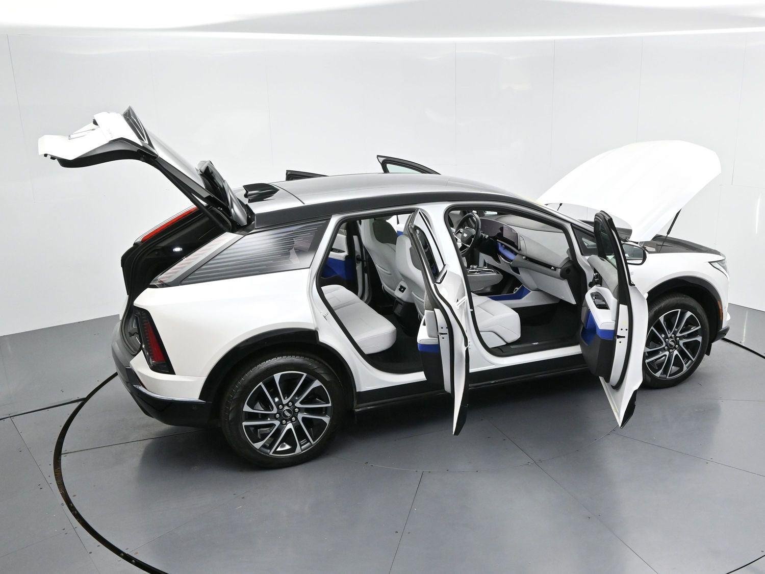 Used 2025 Crystal White Tricoat Cadillac Sport 1 image 43