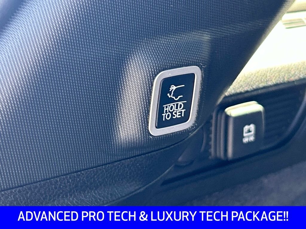 Used 2025 Red Jeep Summit Reserve image 12