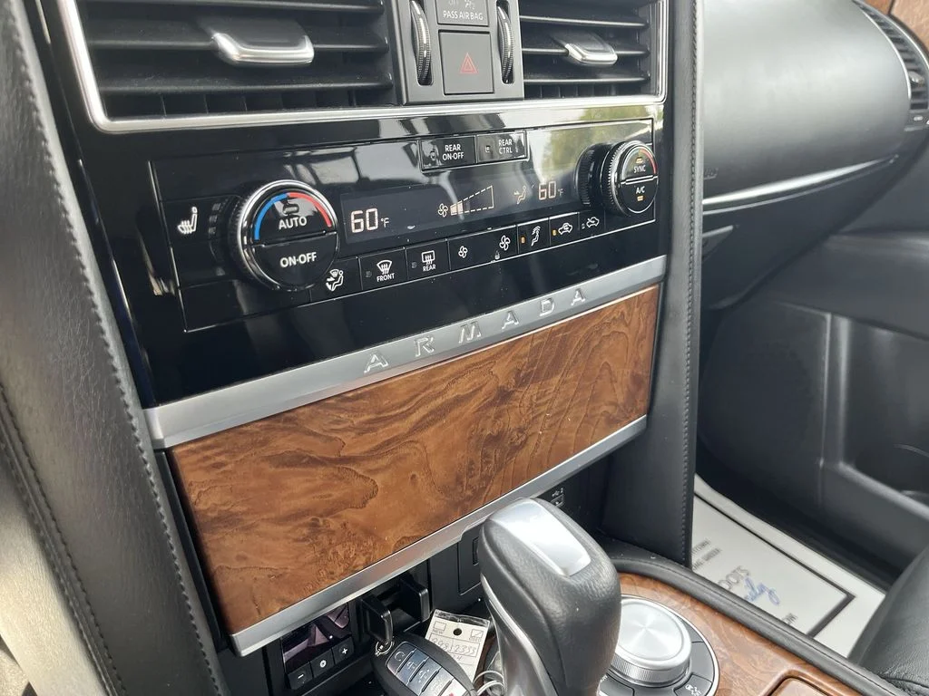 Used 2024 Blue Nissan SL image 19