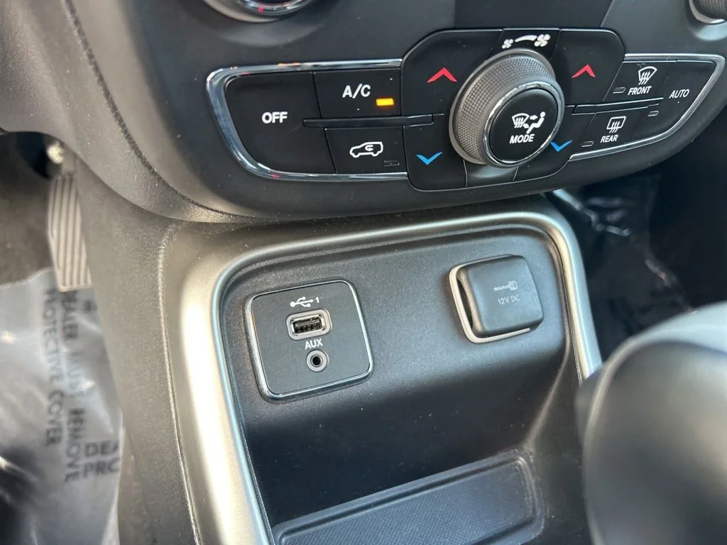 Used 2019 Gray Jeep Latitude image 38