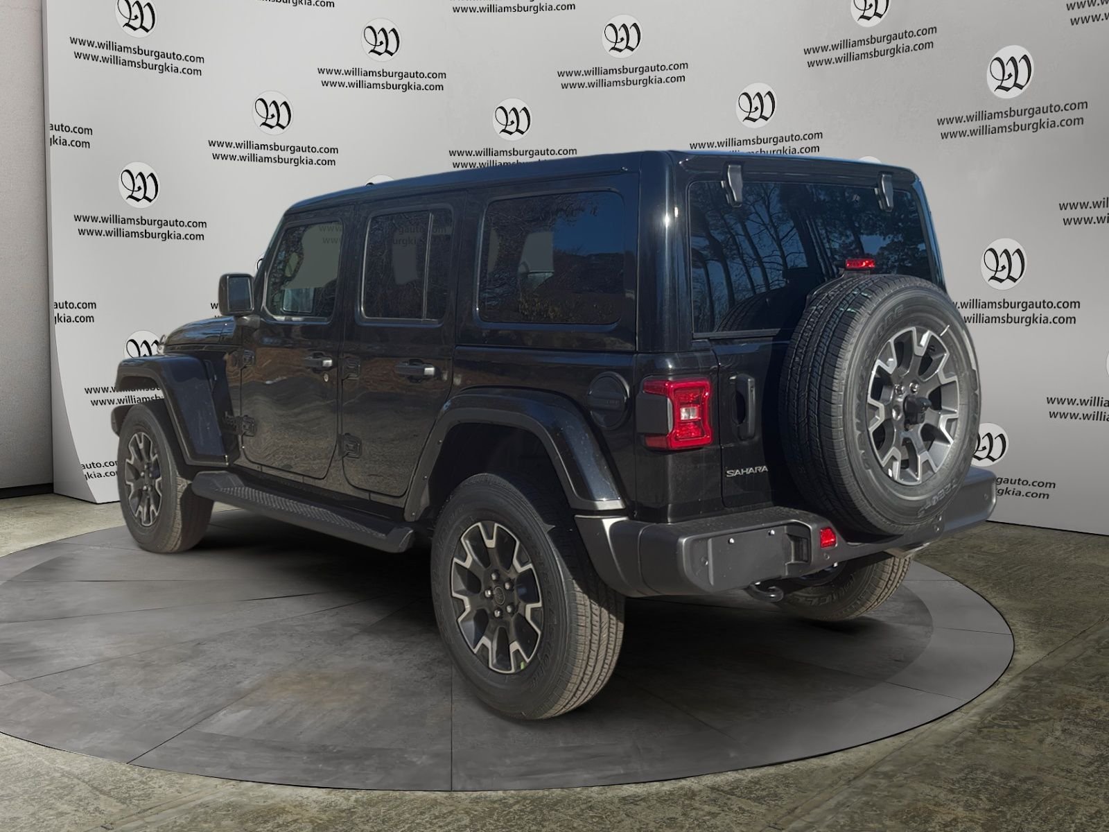 2026 Jeep Wrangler 4-Door Sahara - Photo 3
