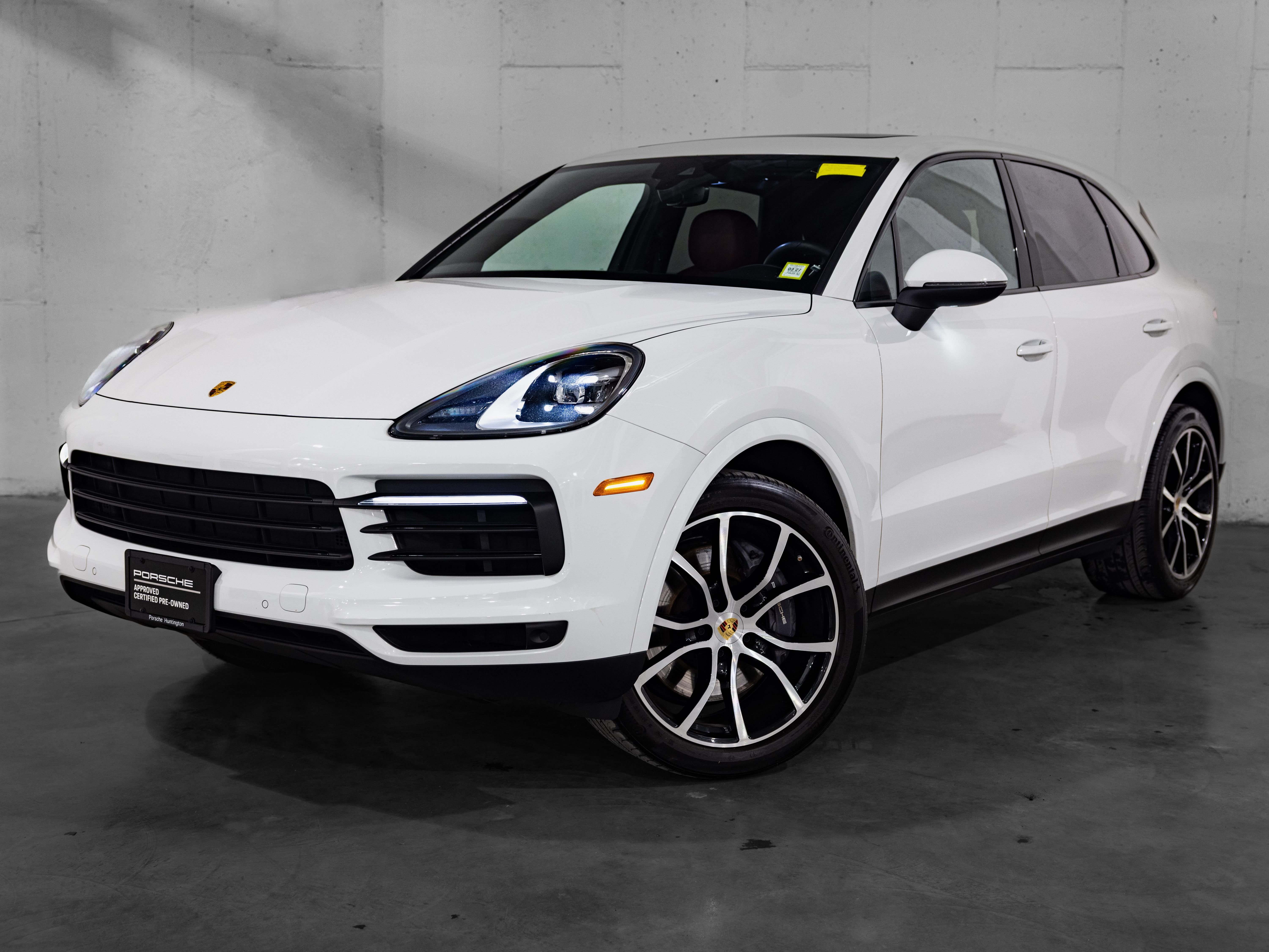 2023 Porsche Cayenne Platinum Edition's photo