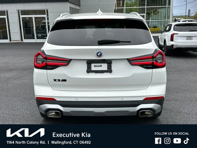 Used 2023 White BMW xDrive30i image 3