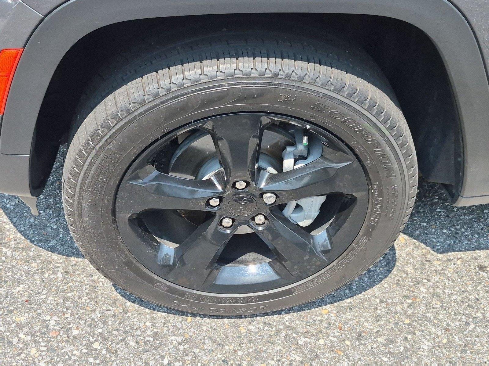 Used 2025 Baltic Gray Metallic Clearcoat Jeep Limited image 10