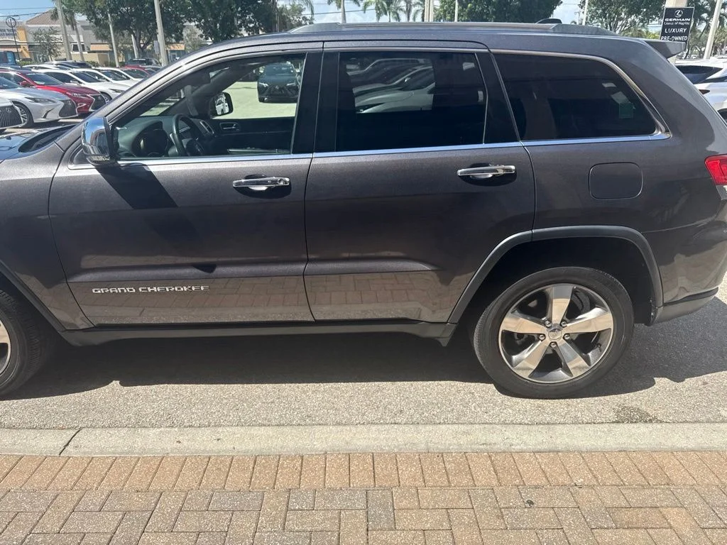 Used 2016 Gray Jeep Limited image 7
