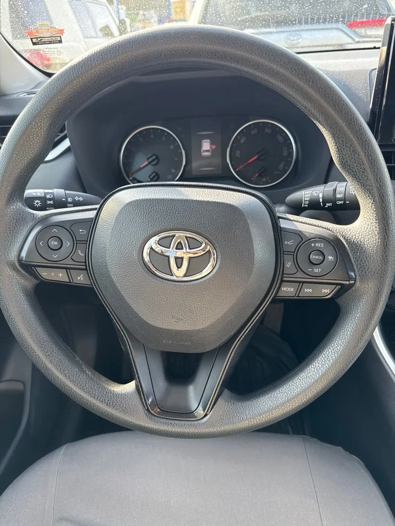 Used 2019  Toyota XLE image 11