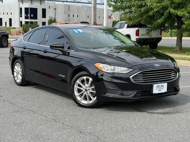 Used 2019 Black Ford SE image 1