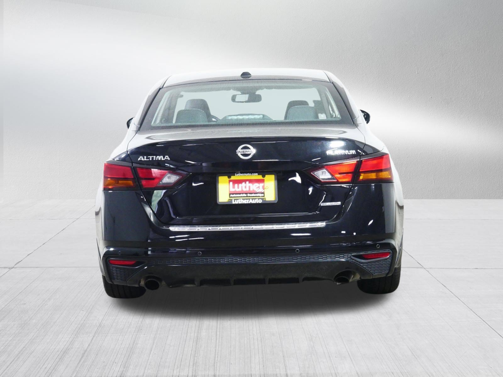 Used 2020 Super Black Nissan 2.0 Platinum image 6