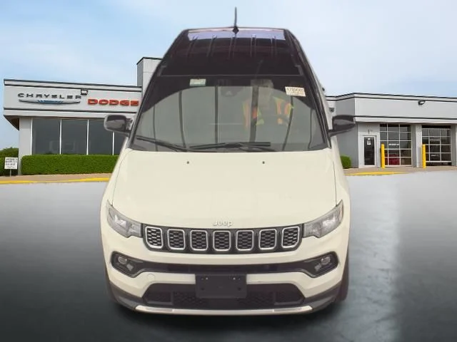 Used 2025 White Jeep Limited image 4