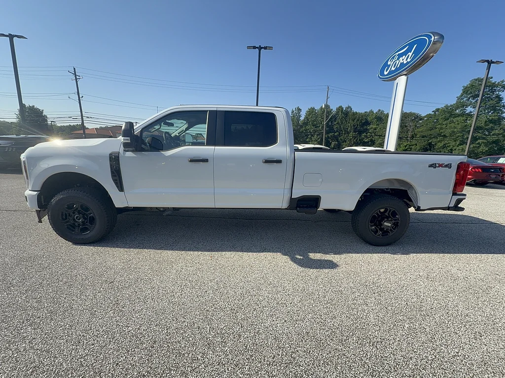 New 2026 Oxford White Ford XL image 2