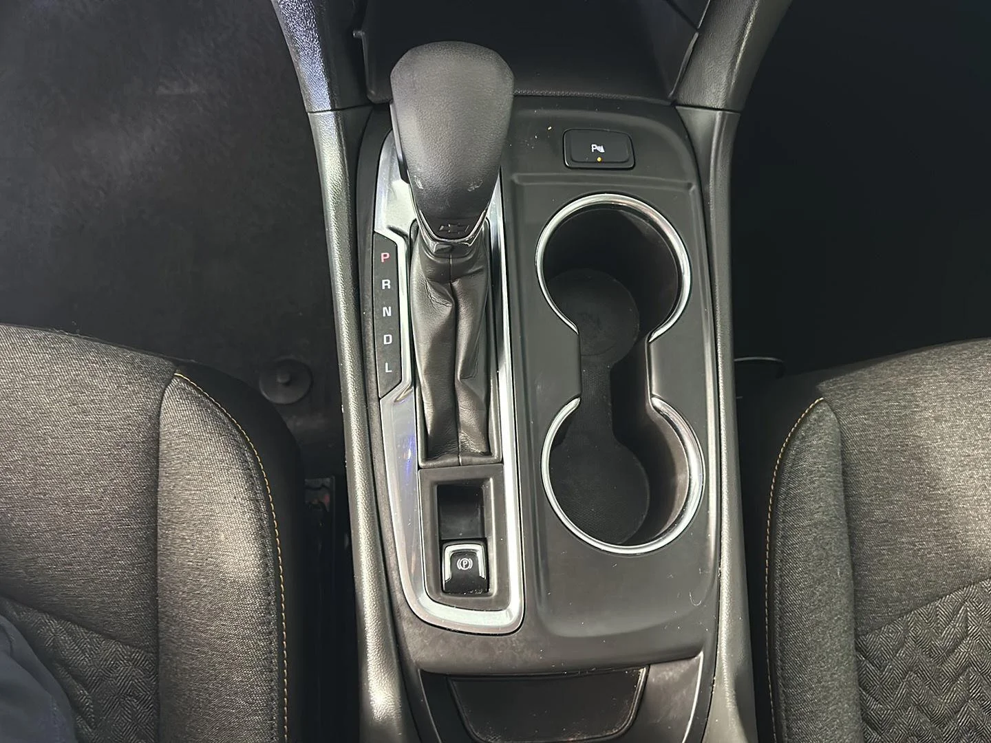 Used 2024 Summit White Chevrolet LT image 19