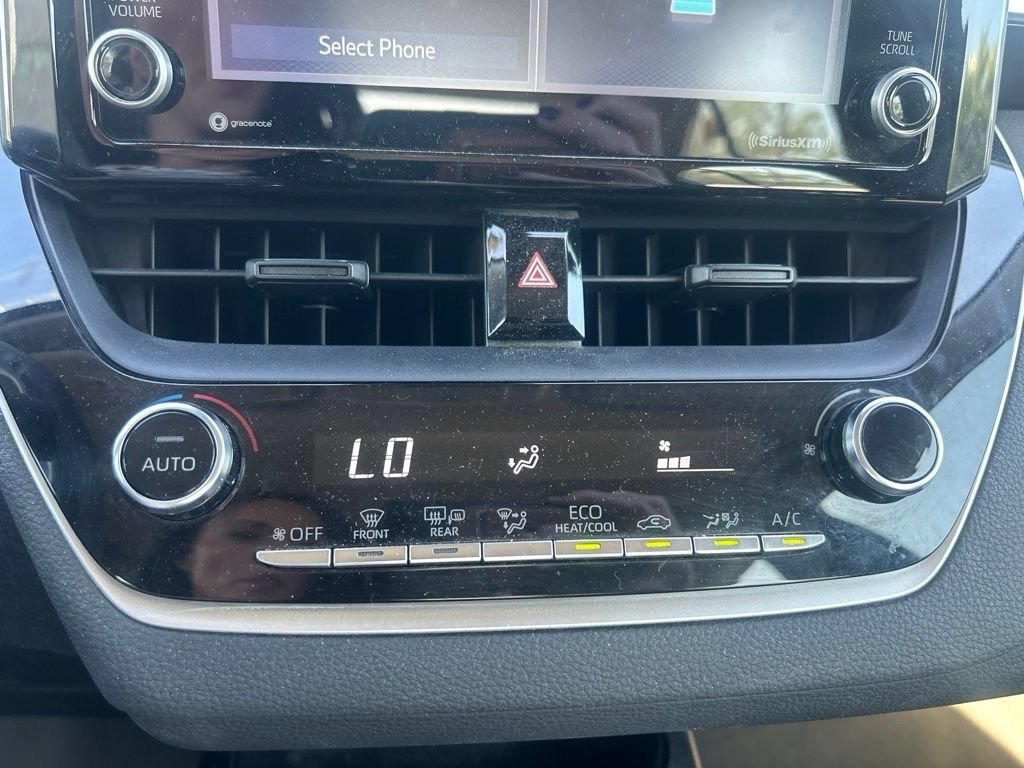 Used 2022 Celestite Toyota LE image 26